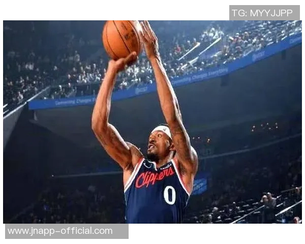 比尔每场收入833万还获千万买断快船损失两位明星球员鲍科比