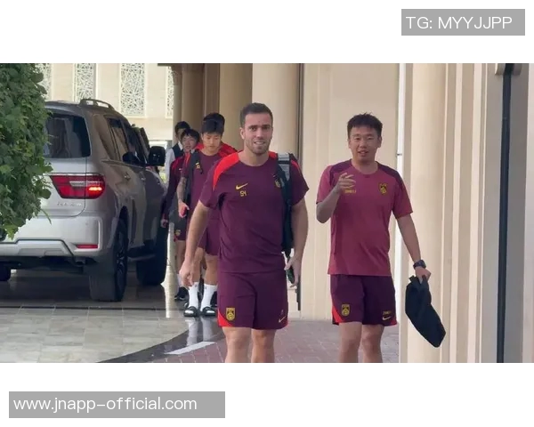 国足新年集训启动塞尔吉尼奥直接前往迪拜与队伍会合